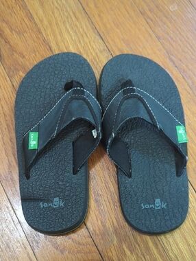 Sanuk Black Textured Footbed Flip Flops